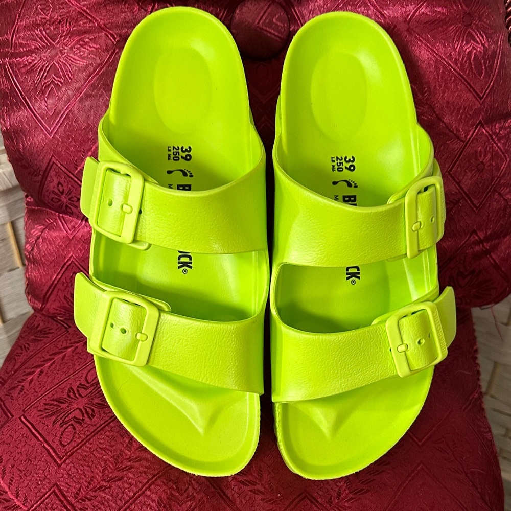 Bright lime Green woman’s Birkenstock!Brand new!